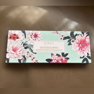 Icing Floral Eyeshadow Palette with Pink and Green Design